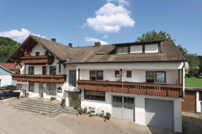 Landhaus-Pension Rieger  Bernried